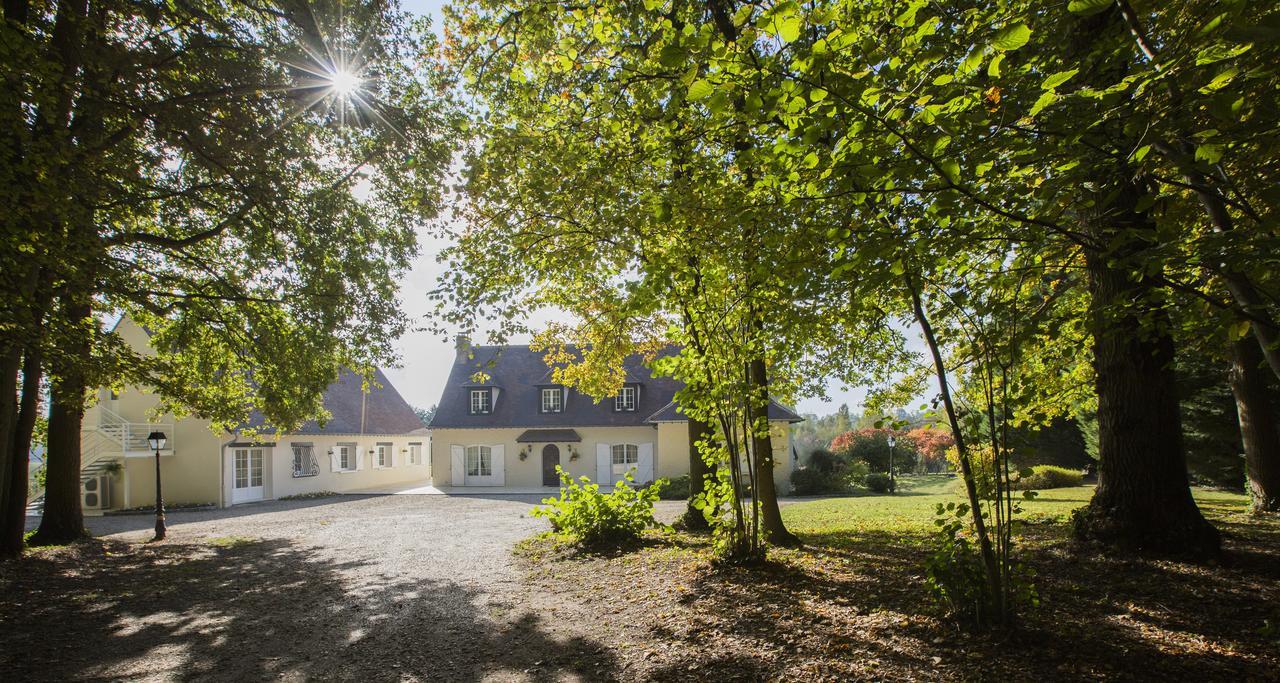Bed and Breakfast Domaine Du Bois Des Anges Germigny-l'Eveque Exterior foto
