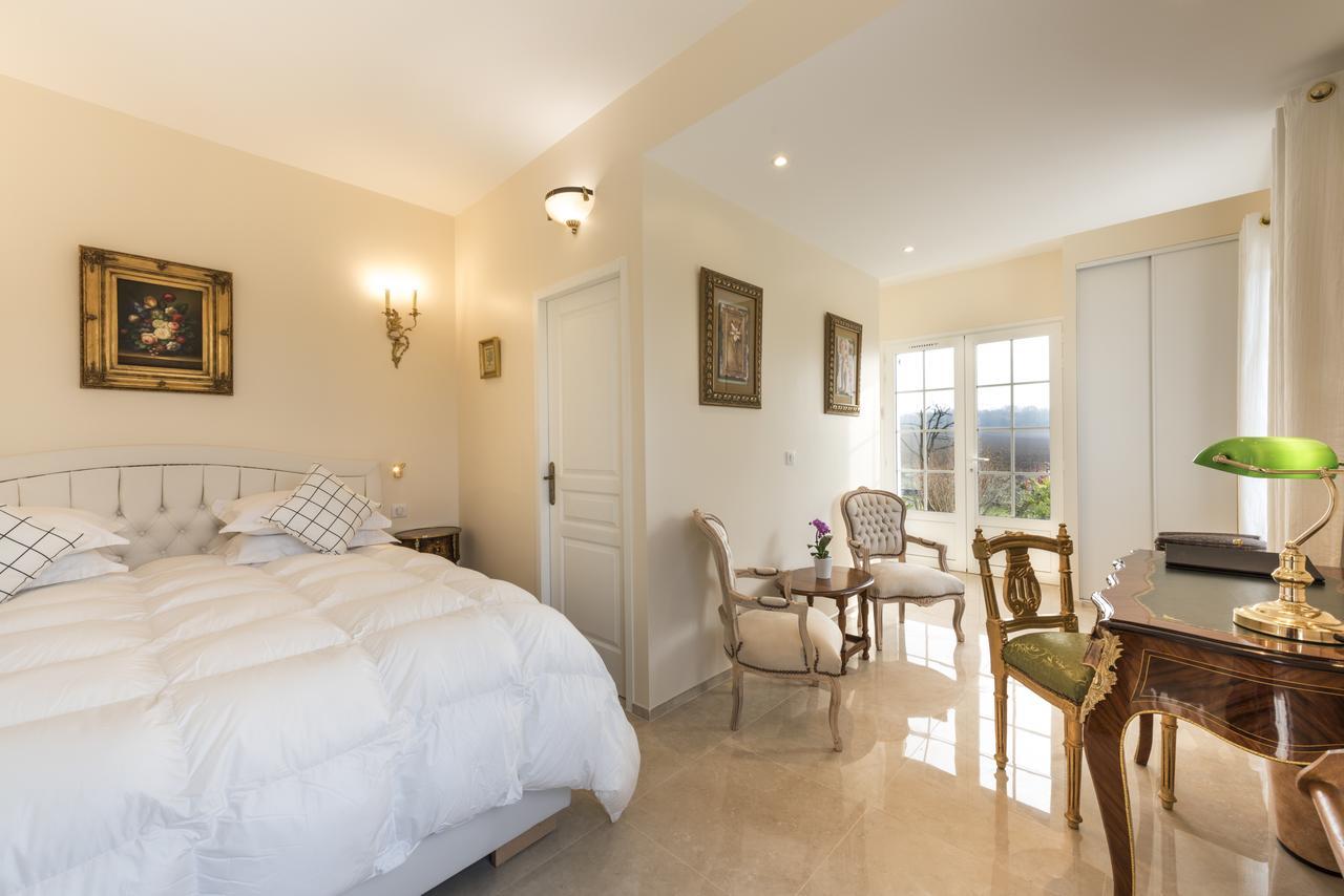 Bed and Breakfast Domaine Du Bois Des Anges Germigny-l'Eveque Exterior foto