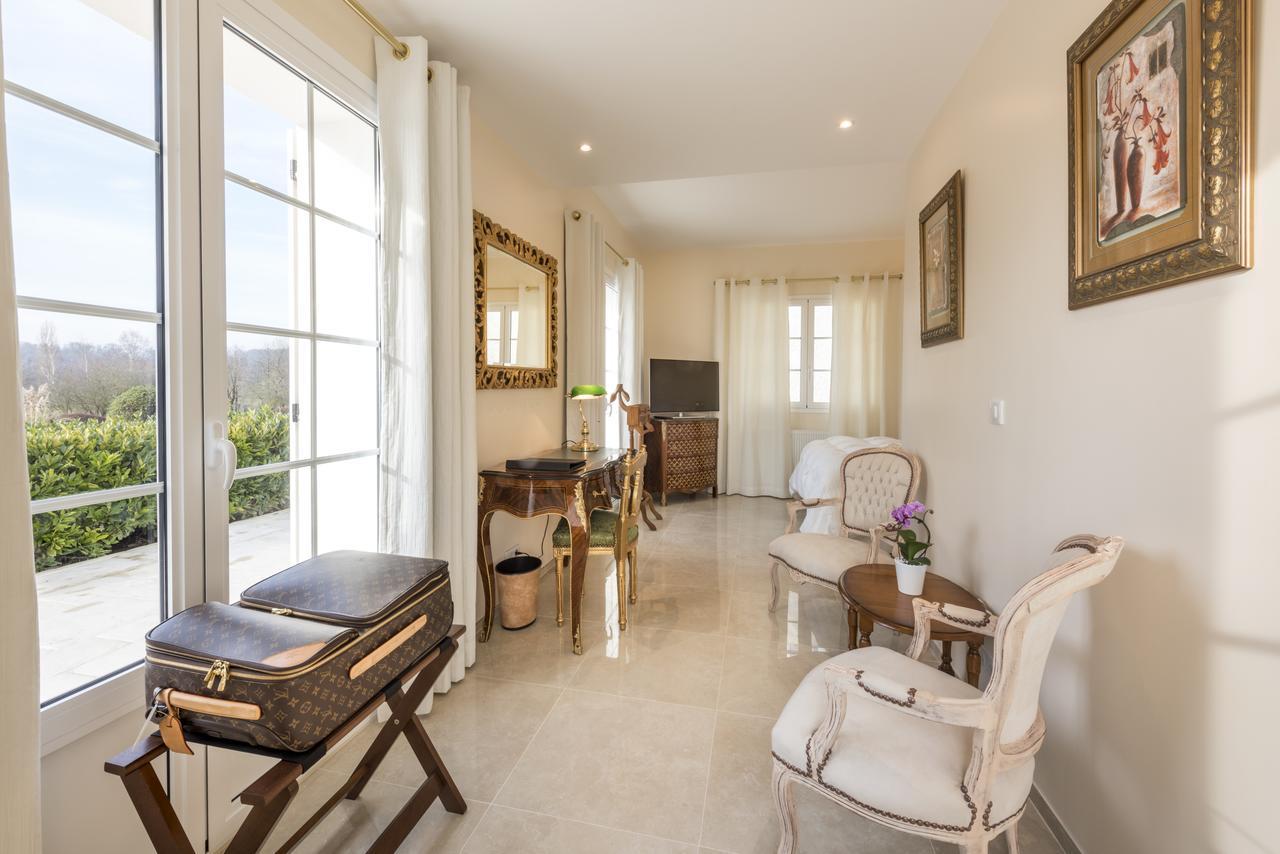 Bed and Breakfast Domaine Du Bois Des Anges Germigny-l'Eveque Exterior foto