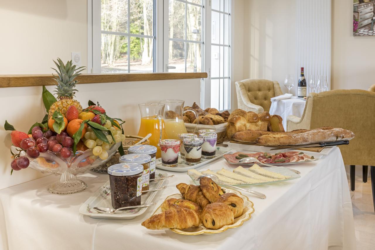 Bed and Breakfast Domaine Du Bois Des Anges Germigny-l'Eveque Exterior foto