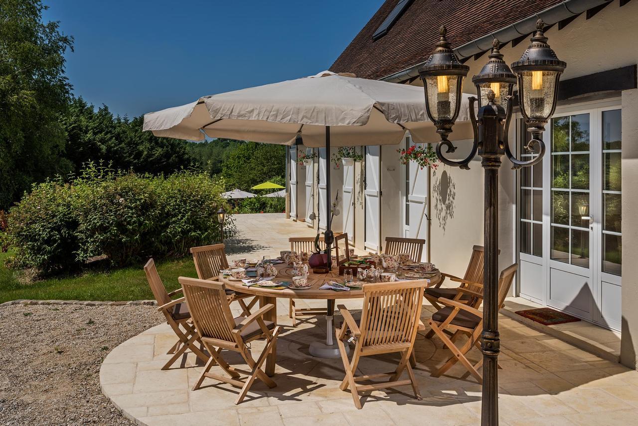 Bed and Breakfast Domaine Du Bois Des Anges Germigny-l'Eveque Exterior foto