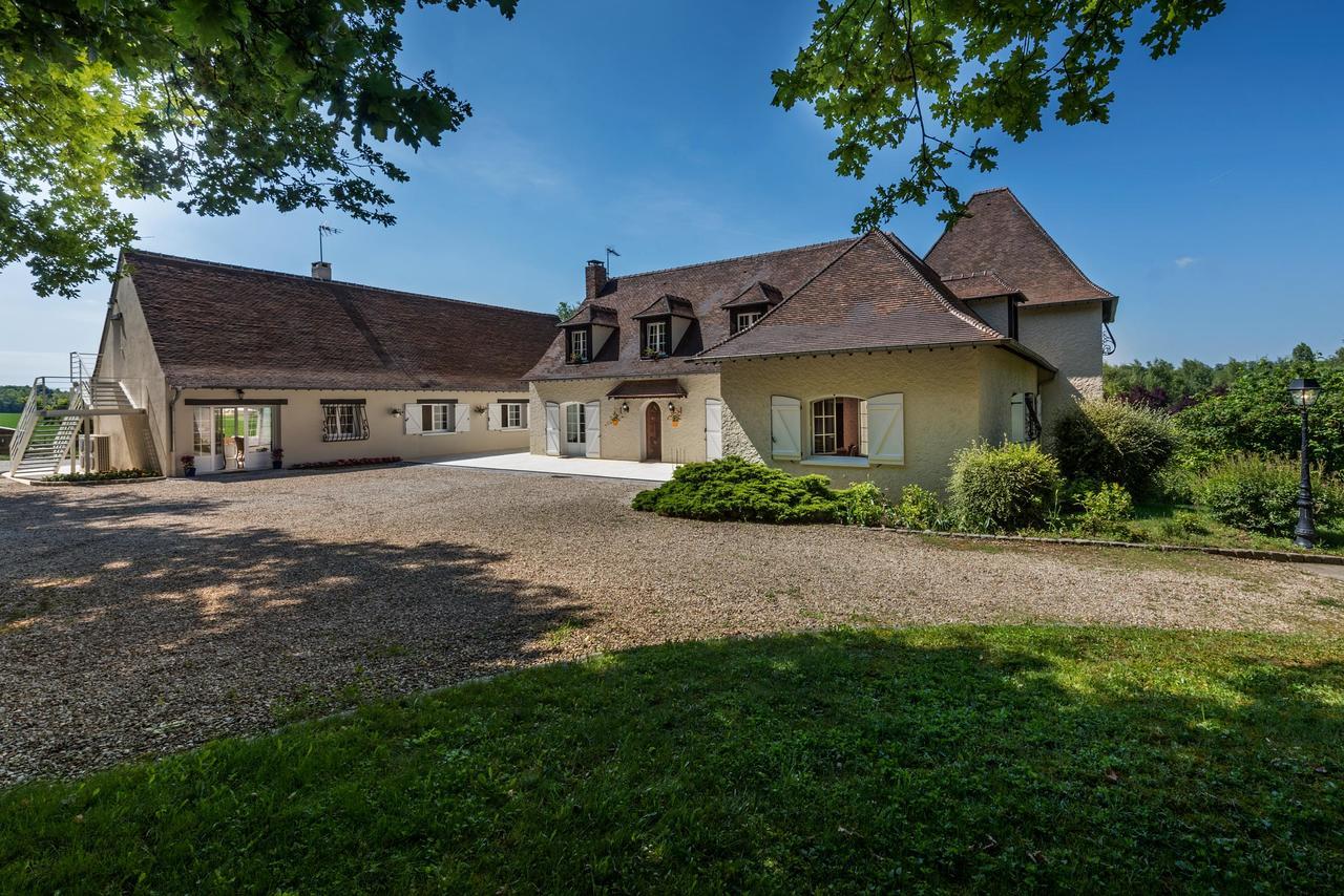 Bed and Breakfast Domaine Du Bois Des Anges Germigny-l'Eveque Exterior foto