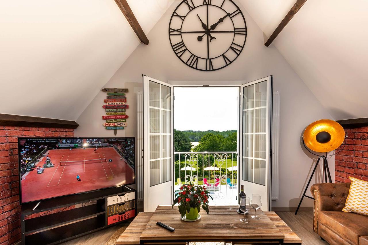 Bed and Breakfast Domaine Du Bois Des Anges Germigny-l'Eveque Exterior foto